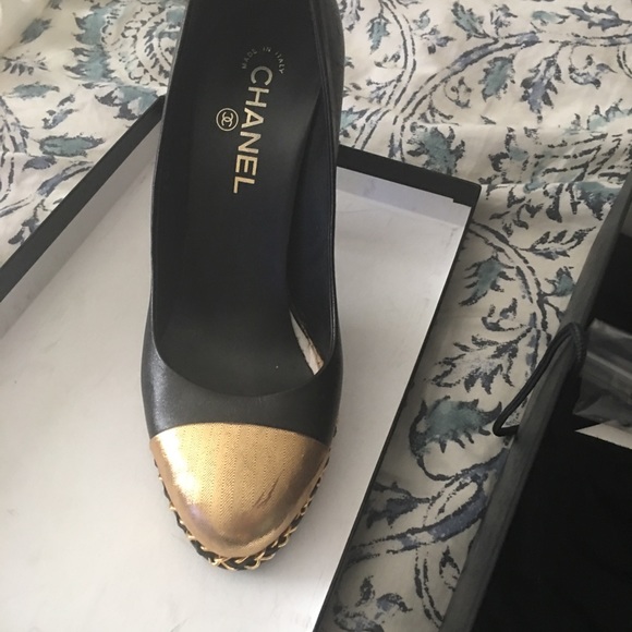 Chanel shoes - Picture 2 of 5